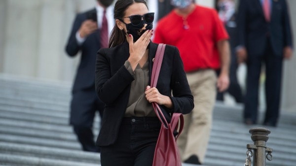 AOC&#8217;s Birthday Will get Gen Z Assist By means of Impressed TikTok Make-up Tutorials : BEAUTY : Magnificence World Information, Montreal Manicure