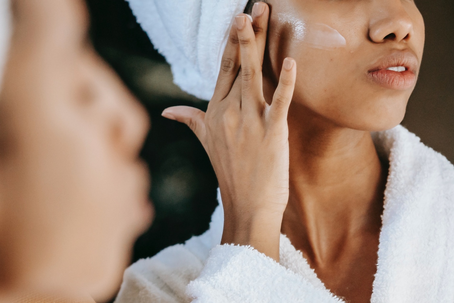 How To Hydrate Pores and skin Correctly In Any Season : BEAUTY : Magnificence World Information, Montreal Manicure